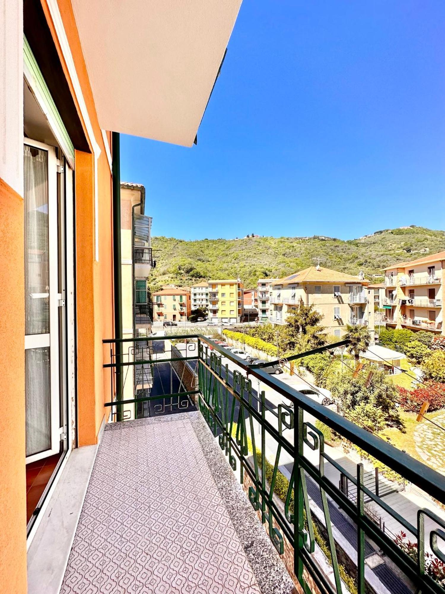 Hostdomus - Paradiso Apartment Finale Ligure
